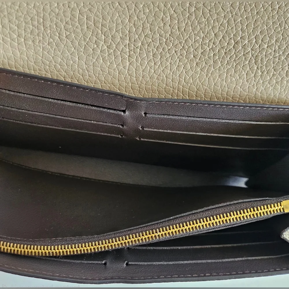 Louis Vuitton authentic pre